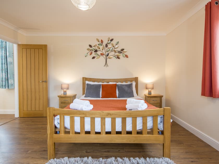 King bedroom  | Golwg y Cwm, Cilrhedyn, near Newcastle Emlyn