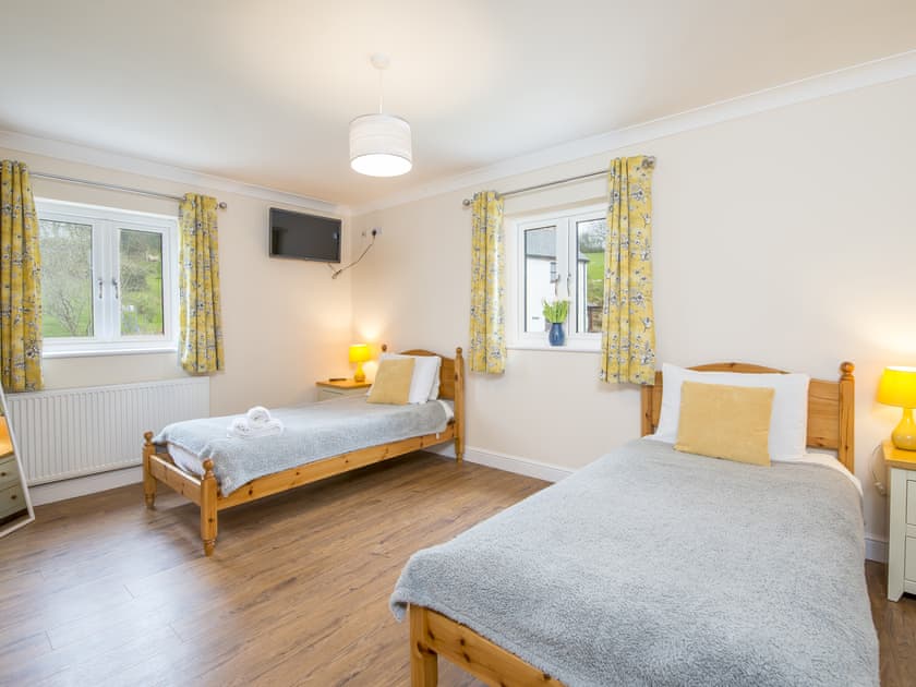 Twin bedroom | Golwg y Cwm, Cilrhedyn, near Newcastle Emlyn