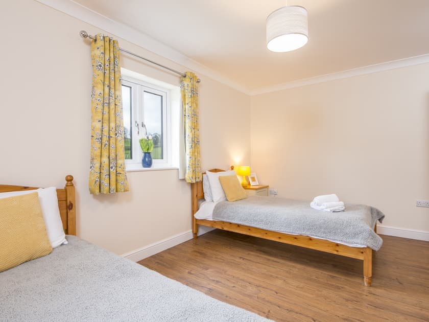 Twin bedroom | Golwg y Cwm, Cilrhedyn, near Newcastle Emlyn