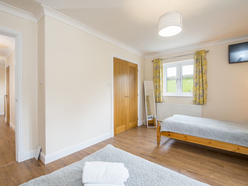Twin bedroom | Golwg y Cwm, Cilrhedyn, near Newcastle Emlyn