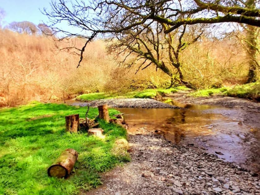 Surrounding area | Golwg y Cwm, Cilrhedyn, near Newcastle Emlyn
