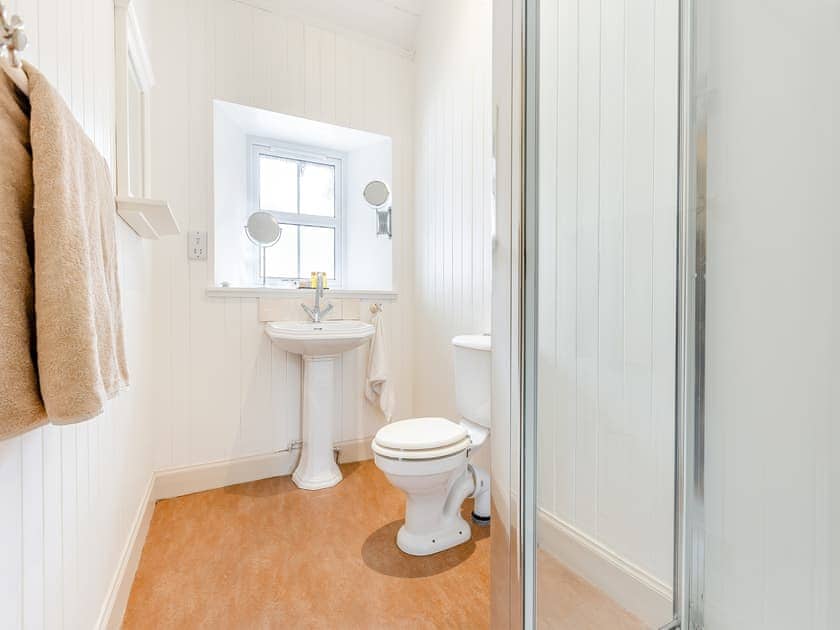Shower room | Allt Bronach - Gaskbeg Farm, Laggan