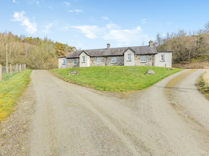 Setting | Allt Bronach - Gaskbeg Farm, Laggan