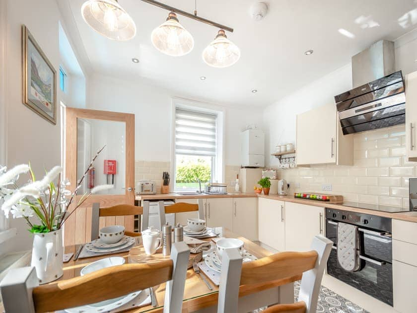 Kitchen/diner | Glanllyn, Betwys-y-Coed