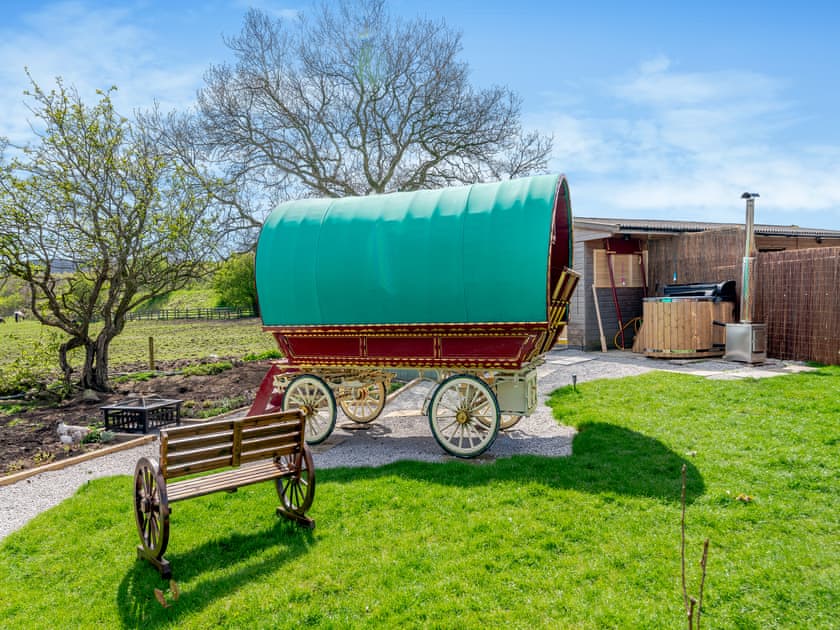 Exterior | Harans Vardo - Houghton Barn Farm, Altham