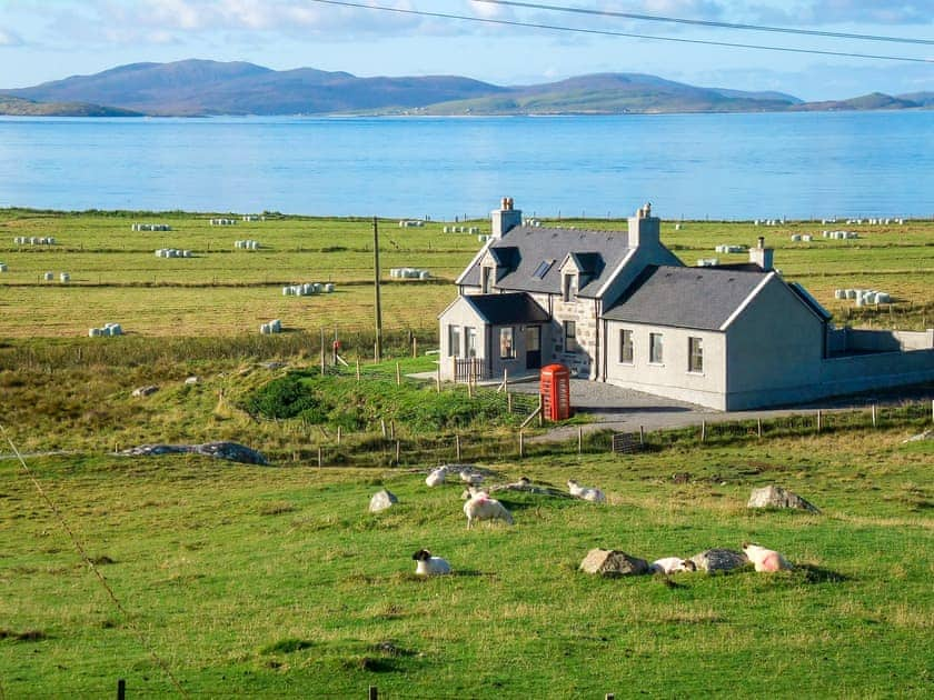 Kilbride Beach Cottage in near Lochboisdale, Isle of South Uist ...