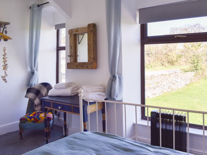 Double bedroom | Ty Newydd, Pontllyfni, near Caernarfon