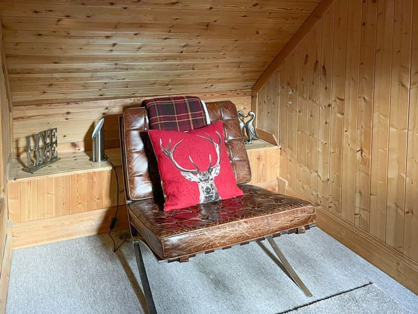 Landing | Culrain Cottage - Highland Club, Fort Augustus