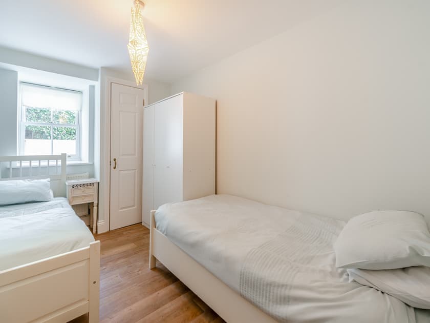 Twin bedroom | Bryn Y Mor Apartment, Tenby