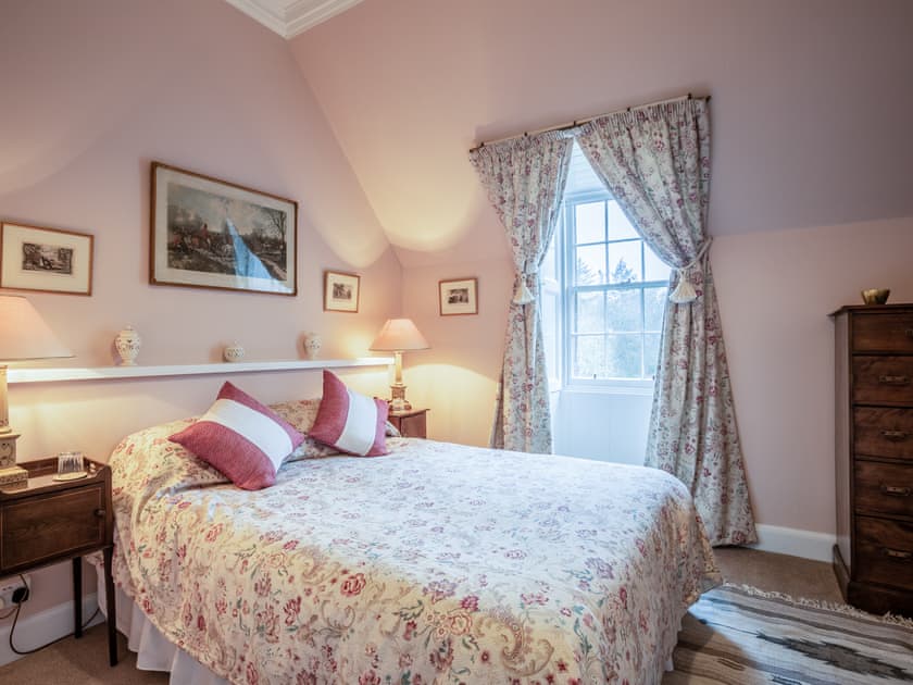 Double bedroom | Glen Apartment - Kinnaird Castle, Brechin