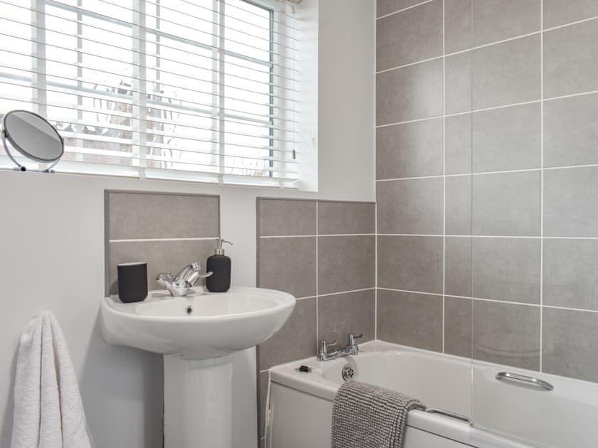 Bathroom | Scarborough Wave, Scarborough