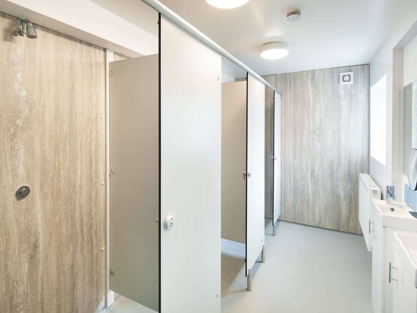 Bathroom | Y Clinc, Cardigan