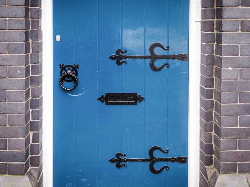 Exterior | Y Clinc, Cardigan