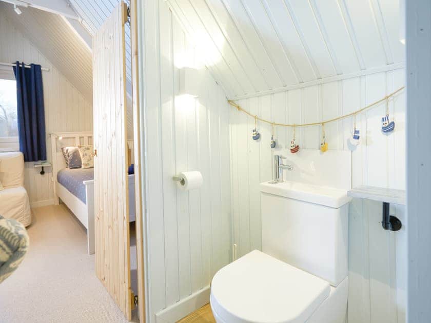 En-suite | The Moorings, Newton