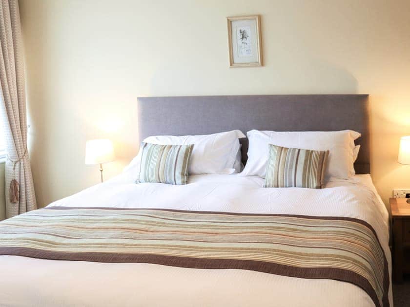Super King Double bedroom  | The Hen House - Portclew Cottages, Freshwater East near Pembroke