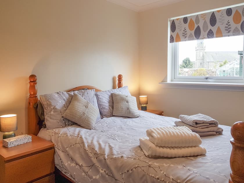 Double bedroom | Buchanan Park, Ceres, near Cupar