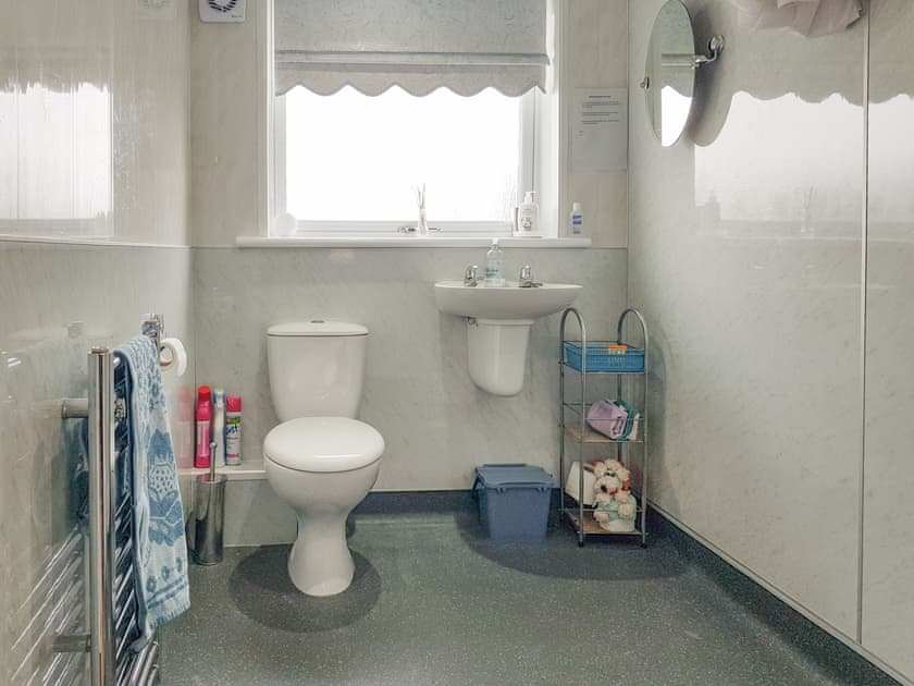 Wet room | Buchanan Park, Ceres, near Cupar