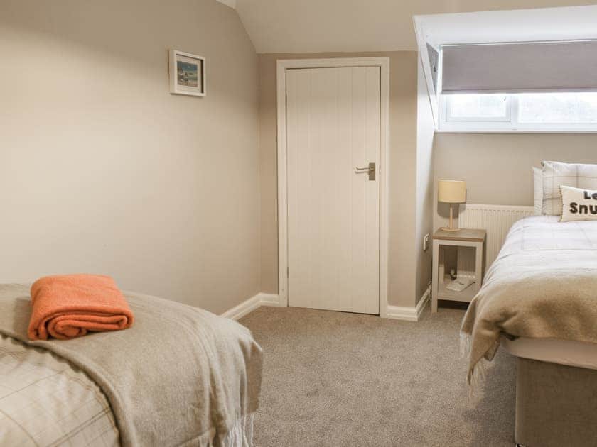Twin bedroom | Willow Cottage, Conwy