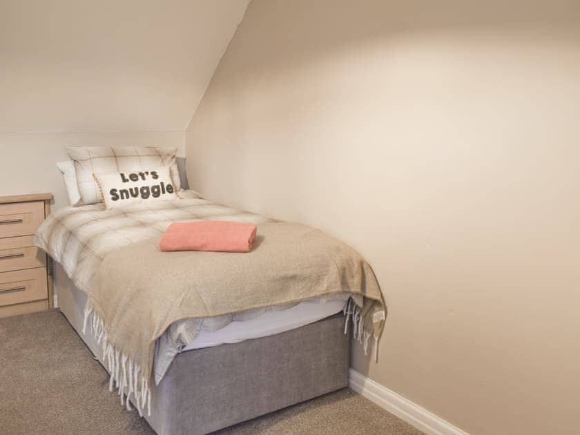 Twin bedroom | Willow Cottage, Conwy