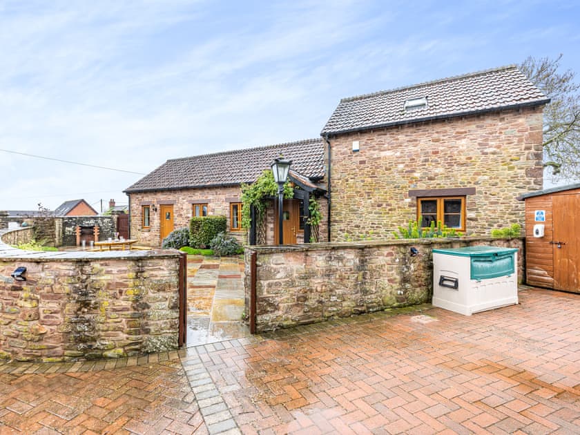 Exterior | The Lodge - Little Allaston Farm, Lydney