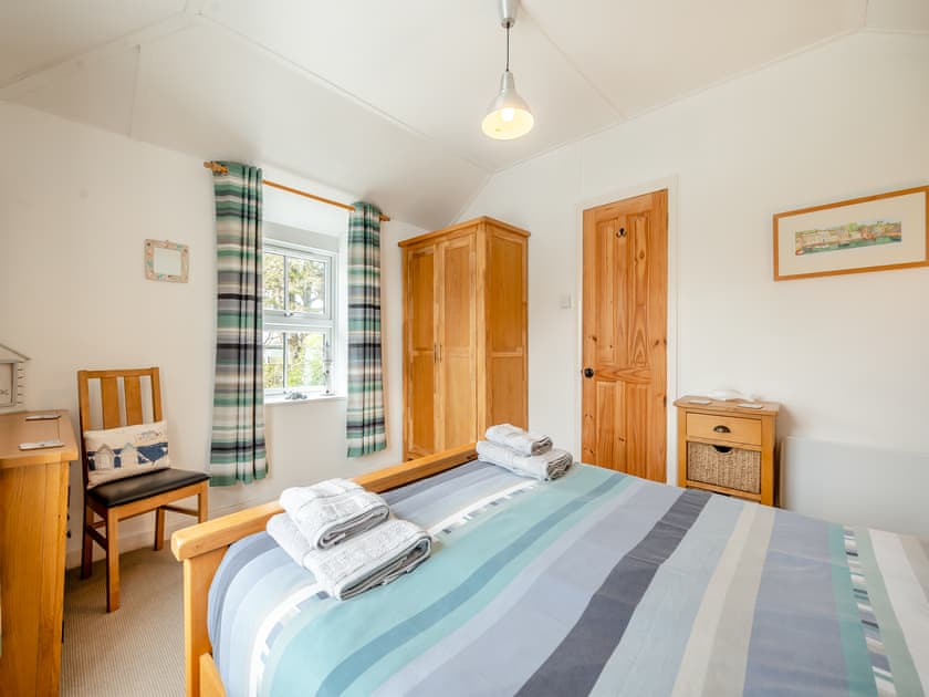 Double bedroom | Hollyhocks, St Minver, near Rock