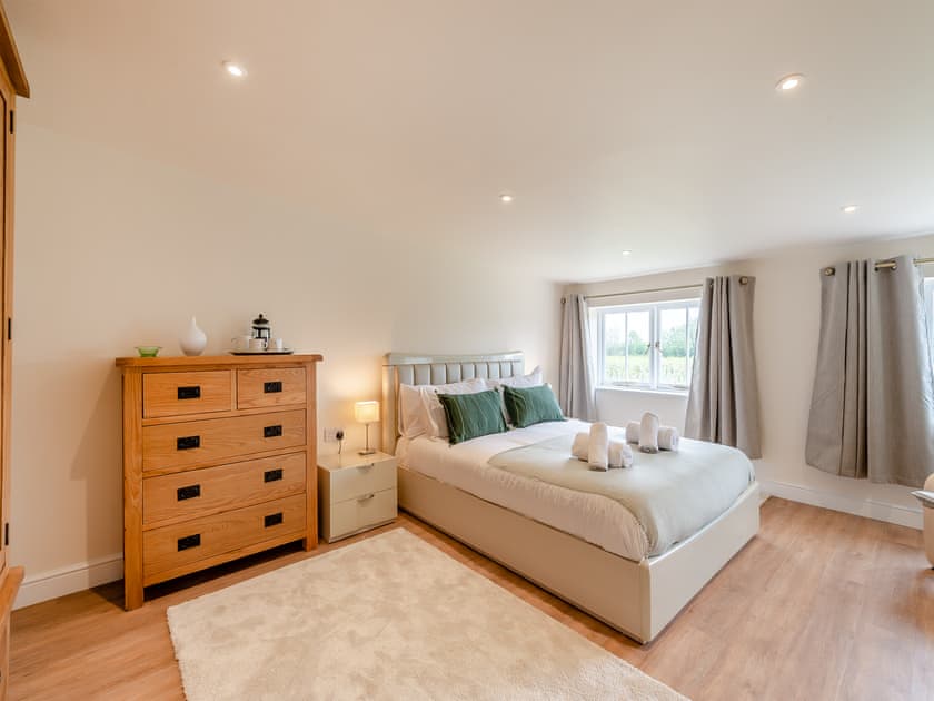 Double bedroom | Oast View - Santon Farm Cottages, Preston, near Canterbury