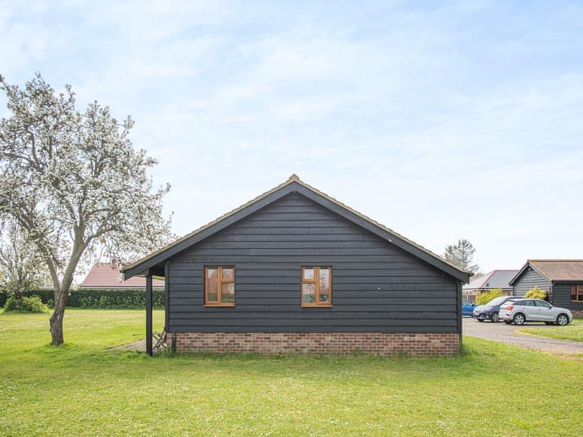 Exterior | Meadow View Cottage - Linley Farm Cottages, St Osyth