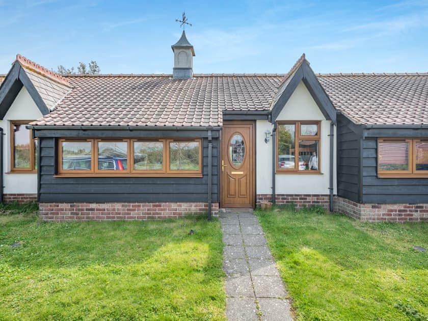 Exterior | Pear Tree Cottage - Linley Farm Cottages, St Osyth