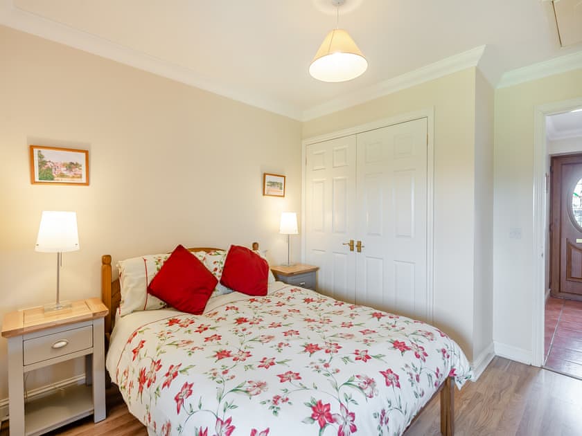 Double bedroom | Pear Tree Cottage - Linley Farm Cottages, St Osyth