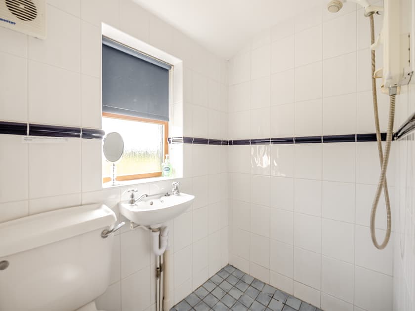 Bathroom | Pear Tree Cottage - Linley Farm Cottages, St Osyth