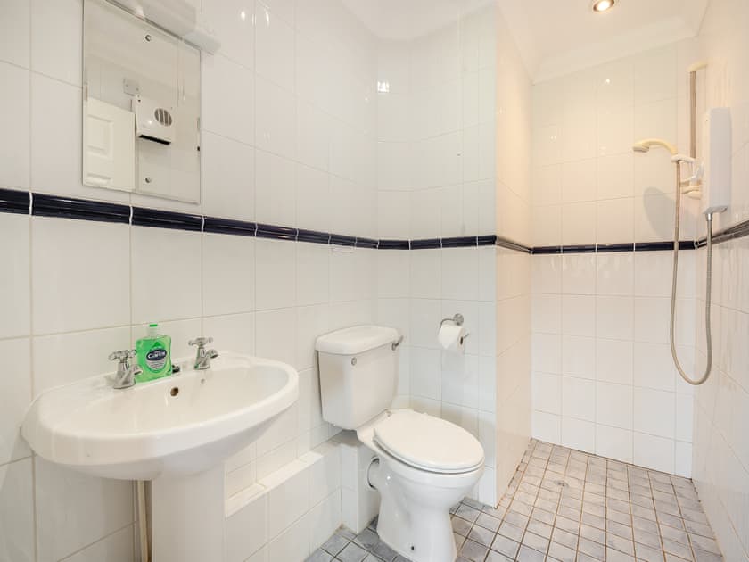 Bathroom | Pear Tree Cottage - Linley Farm Cottages, St Osyth