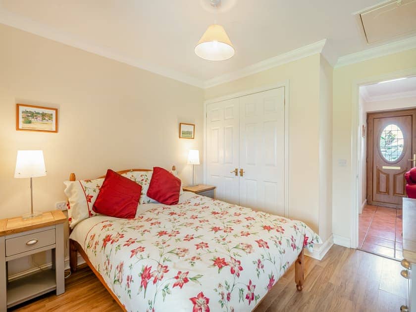 Double bedroom | Apple Tree Cottage - Linley Farm Cottages, St Osyth