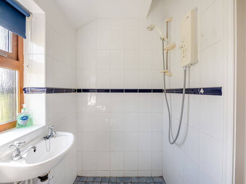 Bathroom | Apple Tree Cottage - Linley Farm Cottages, St Osyth