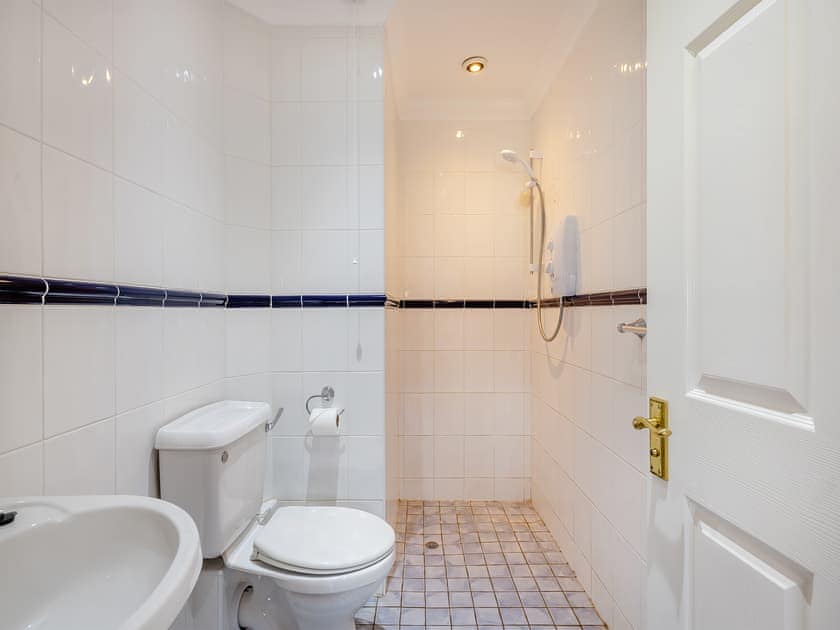 Bathroom | Apple Tree Cottage - Linley Farm Cottages, St Osyth