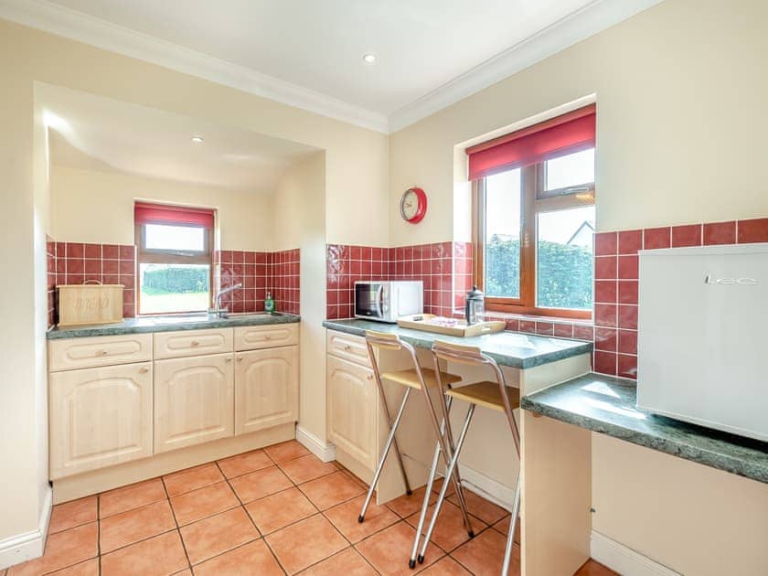 Kitchen/diner | Orchard Cottage - Linley Farm Cottages, St Osyth