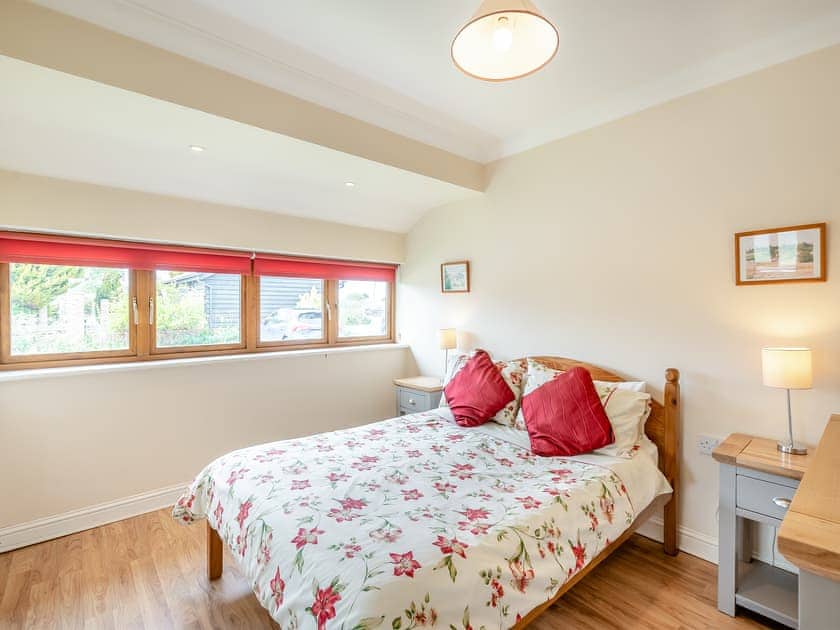 Double bedroom | Orchard Cottage - Linley Farm Cottages, St Osyth