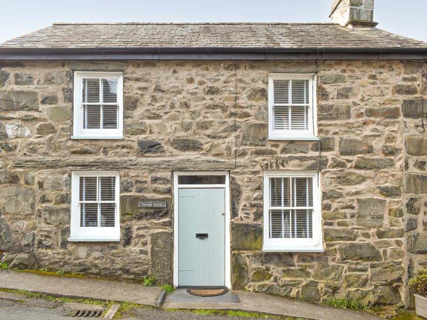 Exterior | Tryfar House, Harlech