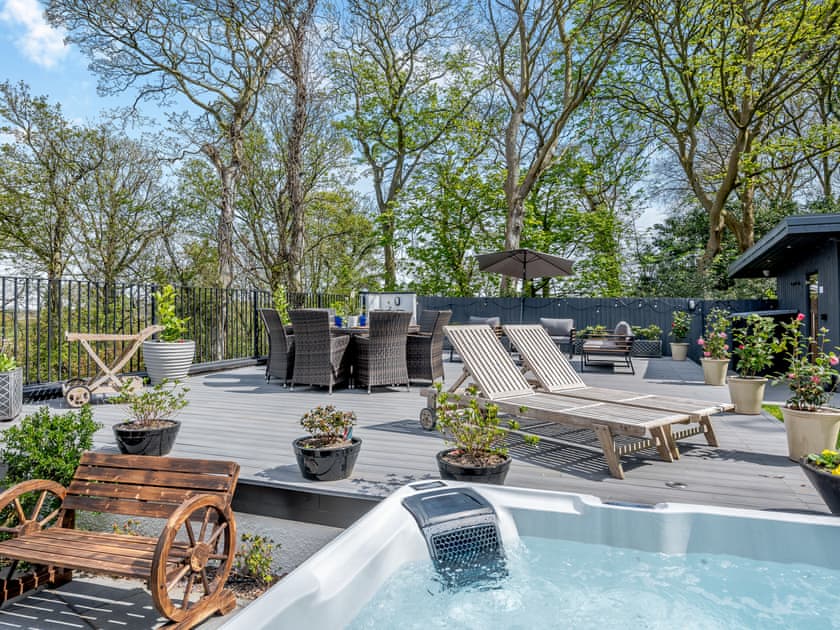 Outdoor area | Brackenwood, Caldy, near West Kirby, Wirral