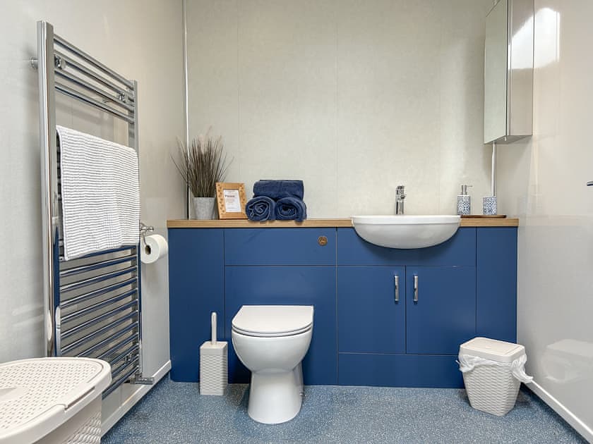 Shower room | Two Hoots, Wigglesworth