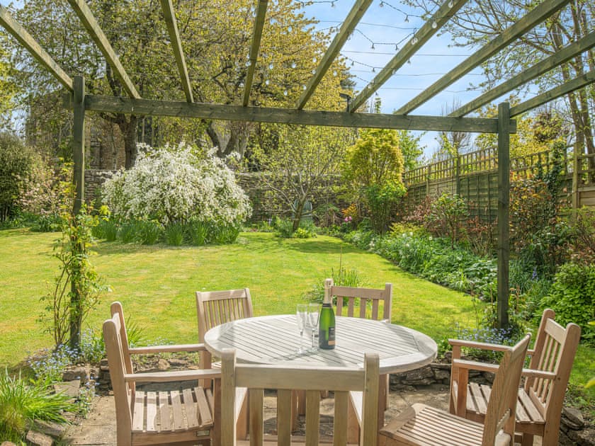 Sitting-out-area | Church House Cottage, Stour Provost, near Gillingham