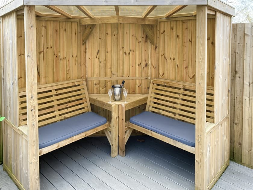 Summerhouse | Chestnut House, Bridgend