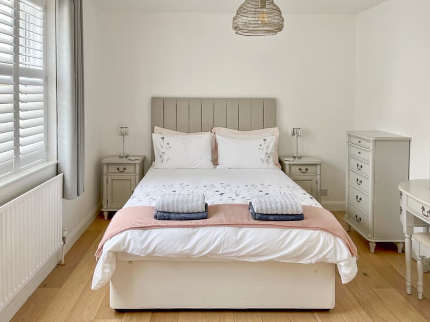Double bedroom | Whitstable Getaways - Sea Scape - Seaside Escapes, Whitstable