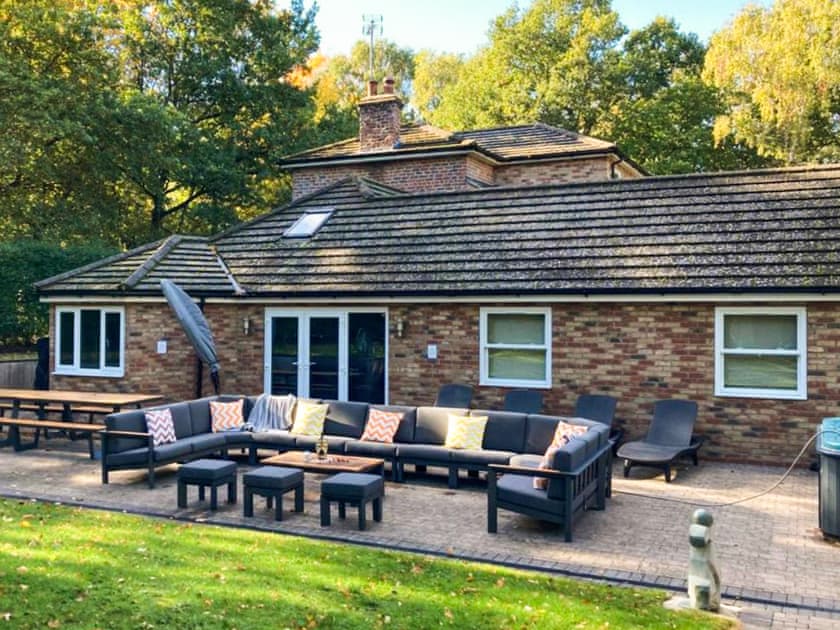 Sitting-out-area | The Lodge, North Duffield, near York