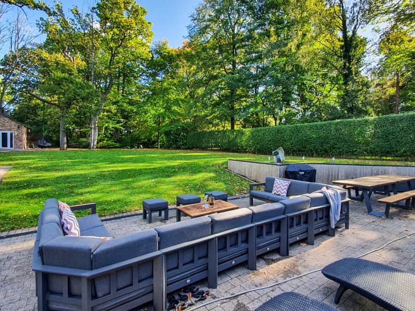 Sitting-out-area | The Lodge, North Duffield, near York