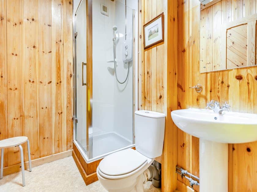 Shower room | Stuffers Cottage, Braemar