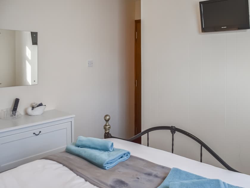 Peaceful double bedroom | Pintail, Brundall, near Norwich