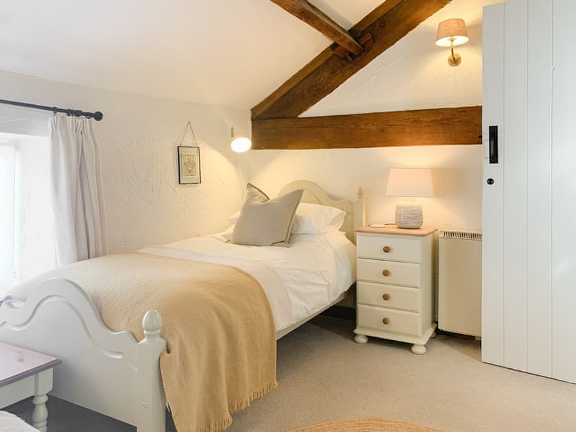 Twin bedroom | Grain End - Granary Farm Cottages, Sawdon, near Scarborough