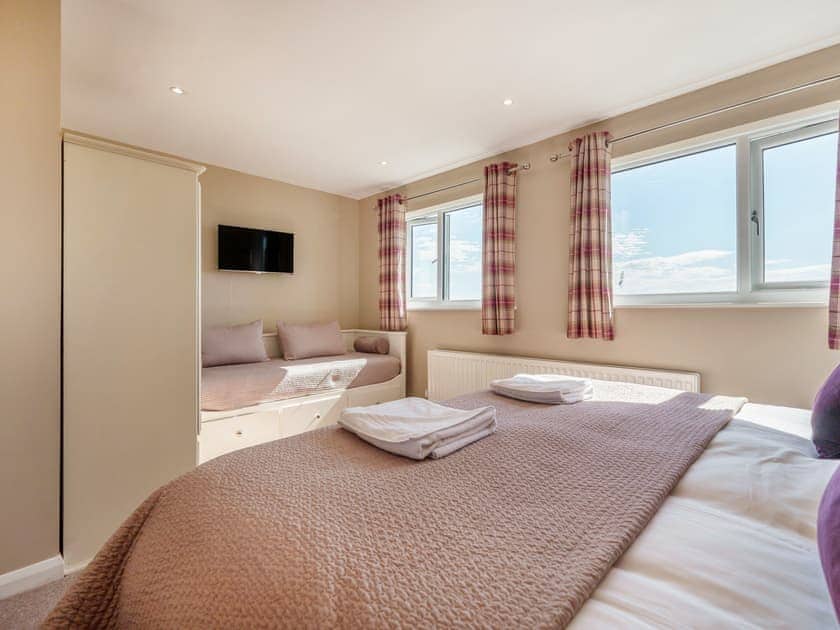 Master bedroom | Orrest Head Cottage - Orrest Head House and Cottage, Windermere