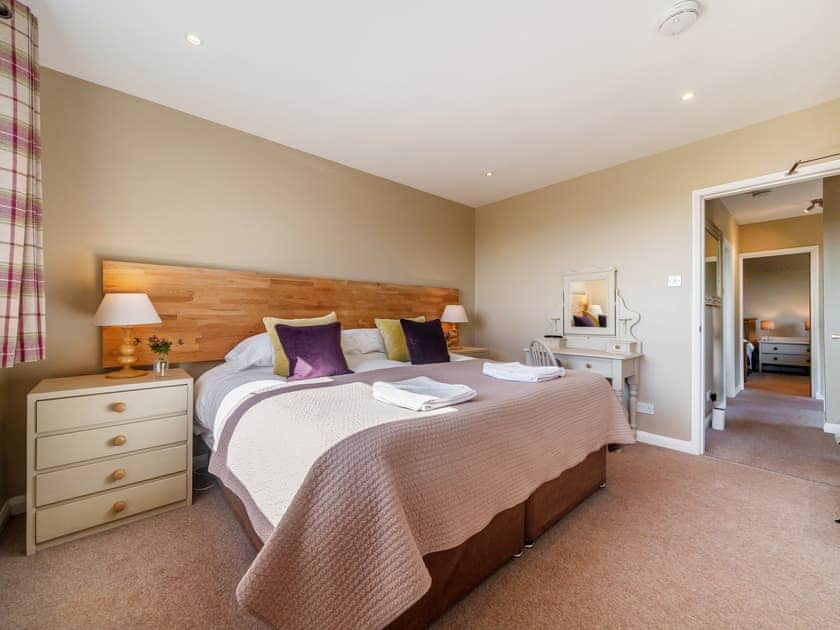 Master bedroom | Orrest Head Cottage - Orrest Head House and Cottage, Windermere