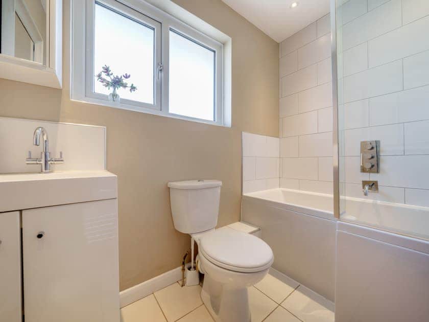 Bathroom | Orrest Head Cottage - Orrest Head House and Cottage, Windermere